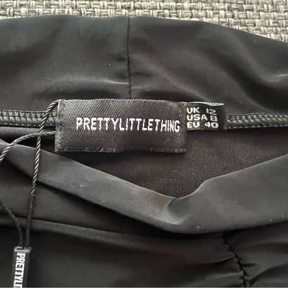 NEW Pretty Little Thing Black long sleeve crop top size 8 - Picture 2 of 9